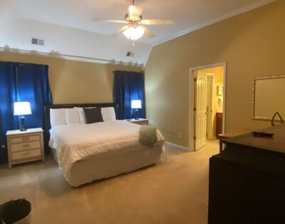 Stylish 4 BR Home -Close to Stateline